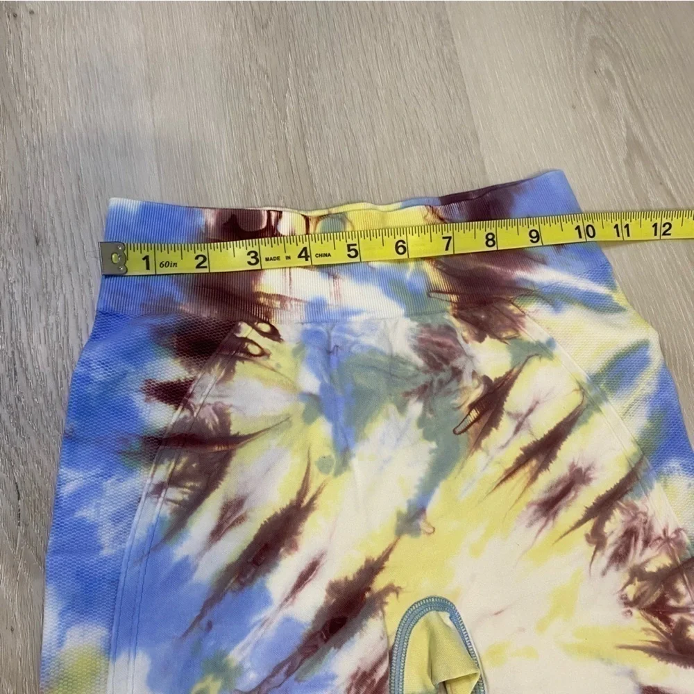 Tory Sport Tie Dye Seamless Chevron Cropped Leggings, Blue/Yellow/Burgundy, XS